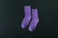 Detailansicht lila gerippte Damen-Mittelsocken aus Baumwolle für bequemen Herbst-Alltag. - Einheitsgröße / Hellviolett