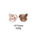 Gedetailleerd overzicht van de metalen konijnenhanger, geëmailleerd voorzijde, 14mm. - Beige Polka Dot