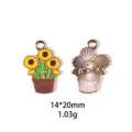 Vue détaillée du pendentif en alliage émaillé tournesol montrant le design recto verso. - Fleur & Rayures