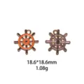 Détail du pendentif en alliage roue de navire avec émail orange et dos métallique. - Style Gouvernail de Navire (#15)