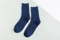 Vue detaillee de chaussettes homme bleu fonce côtelées, coton confortable pour le quotidien. - EU 40-44 / Bleu Marine