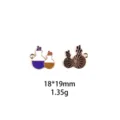 Detailopname van Halloween toverdrank fles emailles hangers, legering DIY sieraden onderdelen. - Medicijnfles