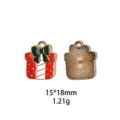 Gros plan détaillé du pendentif boîte cadeau de Noël, montrant la face et le dos du bijou. - Boîte Cadeau B