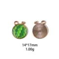 Vue détaillée du pendentif breloque en alliage de pastèque, émail vert. Taille 14x17mm. - Style Pastèque