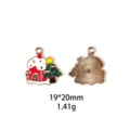 Détail de pendentif émaillé de Noël montrant la maison colorée et la texture métal. - Maison et Arbre