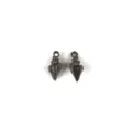 Vue détaillée des breloques coquillage en alliage bronze vintage pour la création bijoux. - Conque Noire