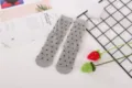 Graue Socken mit Polka-Dots, süßes atmungsaktives Mesh-Design für täglichen Stil. - Polka Dots / Grau