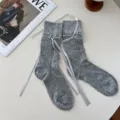 Graue Strick Socken für Damen mit Schleife, süßer Balletcore Stil Freizeitsocken. - Einheitsgröße / Grau