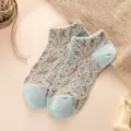 Damen Sommer atmungsaktive kurze Netzsocken mit Retro Hofstil Blumenrelief und blauem Rand. - Einheitsgröße / Bluetooth-Blumenmuster