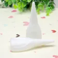 Dettaglio della bottiglia di colla istantanea bianca, accessorio ad asciugatura rapida. - Bottiglia / Bianco