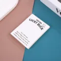 Detalle de tarjeta de exhibición de joyería pato de la suerte, lindo paquete blanco para regalos. - Tarjeta de exhibición / 6*8cm