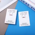 Tarjetas de presentación de joyería divertidas con mensajes humorísticos para regalos y accesorios. - Cerca de tu corazón / 5*7.5cm