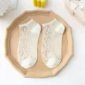 Women's spring summer sheer lace mesh short socks vintage low cut cotton boat socks - One Size / Off White