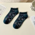 Women vintage floral short socks with white lace trim, cute sweet cotton socks for daily wear. - One Size / Dark Green