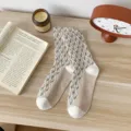 Katoenen halflange sokken met een chique bloemige ruitpatroon, zacht, comfortabel en stijlvol. - Eén maat / Khaki
