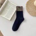 Vintage floral cuff mid-tube socks in dark blue, cozy and stylish autumn winter daily wear. - One Size / Dark Blue