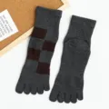 Dark gray checkerboard cotton five-toe socks for men, thick and warm mid-tube design. - One Size / Coffee Plaid