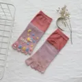 Cute women's five-toe cotton socks, breathable mid-tube casual socks with fun cartoon designs. - One Size / Pink