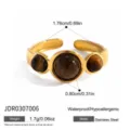 Anello aperto in acciaio inossidabile dorato con tre pietre occhio di tigre, gioiello chic - Anello a Tre Pietre Rigato Occhio di Tigre (JDR0307006)