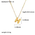 Collana con ciondolo lettera H gonfia in acciaio dorato con catena di perle stile minimal. - Lettera H / Oro