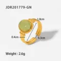 Vintage goldener Edelstahl Offener Ring mit grünem Naturstein, Größe und Gewichtsdetails. - JDR201779-GN