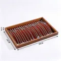 Ksylinos diskos parusiasis kosmimatwn se xrwma karydias me kokkino beloudo 35x24cm - Δίσκος Για Κολιέ / Μαύρη Καρυδιά με Κόκκινο Εσωτερικό