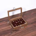 Holz Schmuckkasten mit Glasdeckel und mehreren Fächern Organizer Detailansicht - Kleine Schwarznuss Rote Innenseite 24 Raster Box