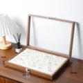 Scatola porta anelli in legno di noce con coperchio in vetro trasparente ed espositore per gioielli. - Grande Scatola per Anelli / Colore Noce Interno Beige Scatola per Anelli