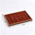 Vassoio espositore in legno per anelli con fessure in velluto rosso, organizzatore 35x24x3cm. - Colore Noce Vassoio per Anelli Rosso