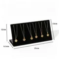 Presentoir de collier en velours noir, support de bijoux vertical pour vitrine et vente. - Planche à Découper en Daim Noire