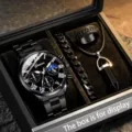 Vista detallada del reloj de cuarzo negro y juego de regalo de joyas con acabado elegante. - Caja Negra Esfera Negra Con Conjunto de Accesorios / Sin Caja
