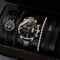 Nahaufnahme Detail von Herren Quarzwatch Leder Armband Geschenkset mit schwarzem Zifferblatt. - Schwarzes Armband Roségoldenes Gehäuse Schwarzes Zifferblatt mit Ornamenten (Ohne Box)