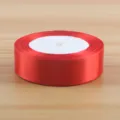 Nastro di raso rosso largo 2,5 cm per confezioni regalo, decorazione di bouquet e composizioni. - Rosso