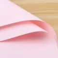 Roze bloemen inpakpapier effen kleur waterdicht papier boeket verpakkingsmateriaal. - Jellyroze