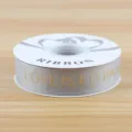 2.5cm Heißprägung englisch Ripsband für DIY Blumen Geschenkverpackung und Party Dekoration. - Hellgrau Goldprägung LOVE 2.5CM*30 Yards/Rolle