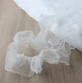 Wit geplooid tullen lint voor het verpakken van bloemboeketten en DIY handwerkdecoratie. - Off-White Effen Kleur