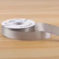 Γκρι μονόχρωμη πολυεστερική κορδέλα 2,5 cm για συσκευασία δώρων και ανθοδέσμη λουλουδιών - 2.5cm*32 Yards/Roll / Ανοιχτό γκρι