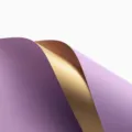 Waterdicht bloeminpakpapier, luxe paarse en gouden BOPP plastic folie variant voor boeket. - Voordeelverpakking 20 Vellen / Sering
