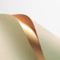 Waterdicht bloeminpakpapier met luxe metallisch gouden randontwerp, ideaal per boeket. - Voordeelverpakking 20 Vellen / Melkthee
