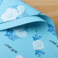 Blauw waterdicht rozen bloemeninpakpapier voor boeketten en bloemisterij decoratie. - 20 Stuks/Pak (56x56cm) / Ijsblauw