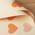 Blumenverpackung Papier Herzmuster beige orange wasserdichte Geschenkverpackung Folie Rolle - 20 Stück/Packung (56x56cm) / Warmes Sonnenorange