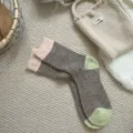 Chaussettes mi-mollet en mélange de laine douillettes avec talon et revers contrastés. - Café Clair