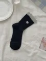 Calzini neri carini a metà polpaccio con polsino grigio e ricamo a cuore blu. - Nero