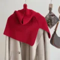 Rode gebreide afneembare capuchon sjaal winter warme nekkraag stijlvol gezellig modekleding. - Effen coljaal - wijnrood