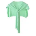 Scialle estivo in maglia verde chiaro, colletto finto traspirante elegante mantella sole. - Scialle a righe - verde