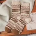 Calze invernali vintage in lana Fair Isle da donna, calzini caldi e spessi lavorati a maglia. - Beige