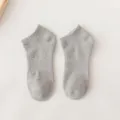 Calzini corti sportivi grigi da donna, variante traspirante alla caviglia, tinta unita. - Taglia unica / Fantasmini Grigi