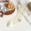 Einfarbige dünne Damen Socken, atmungsaktive bequeme Seidensocken für Sommer und Alltag. - Einheitsgröße / Hellgrün