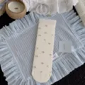 Chaussettes mi-mollet en maille filet imprimees de fleurs avec bord volant pour femmes chic. - G3-1149 motif floral délicat blanc crème