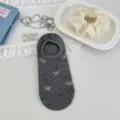 Dunkelgraue unsichtbare Bootssocken mit süßen weißen gestickten Schleifenmustern für Damen. - Allover - Dunkelgrau